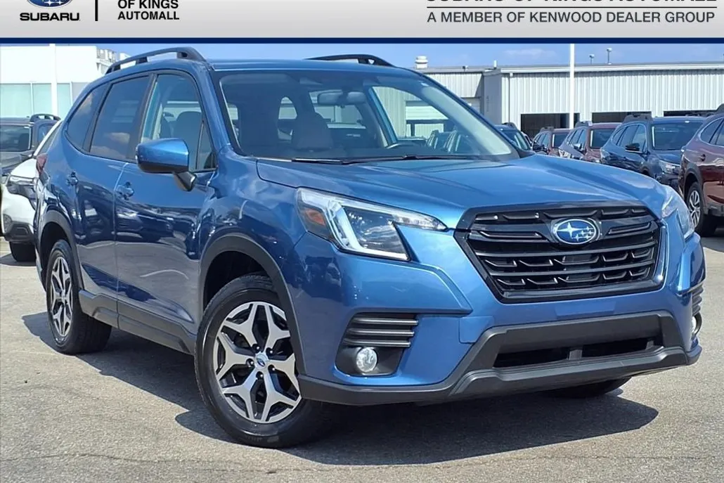 2022 Subaru Forester Premium photo 1