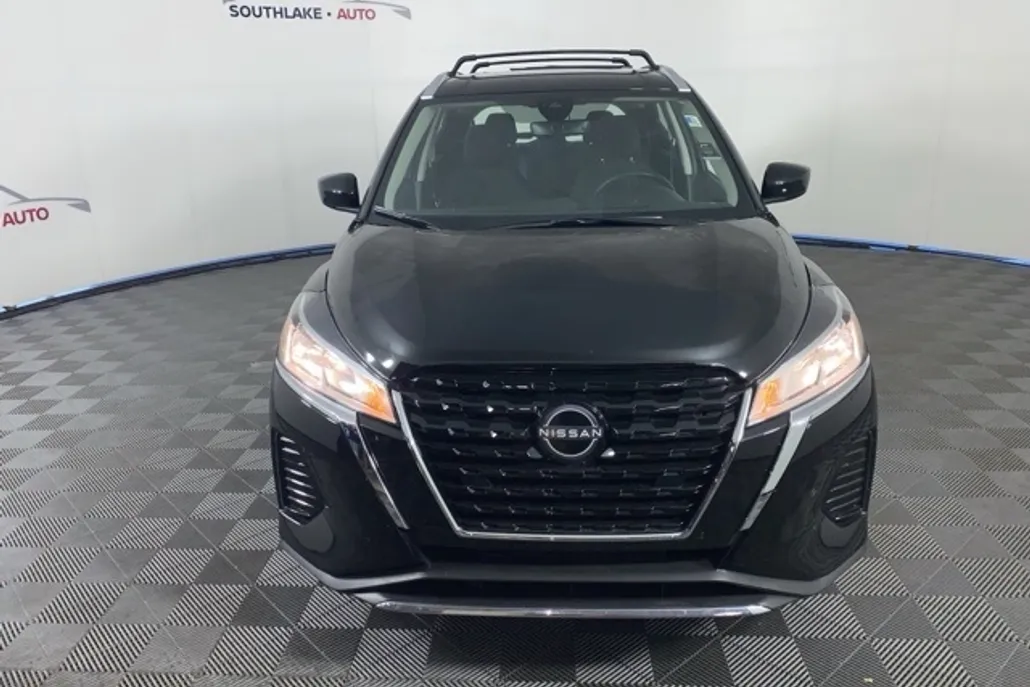 2024 Nissan Kicks SV photo 1