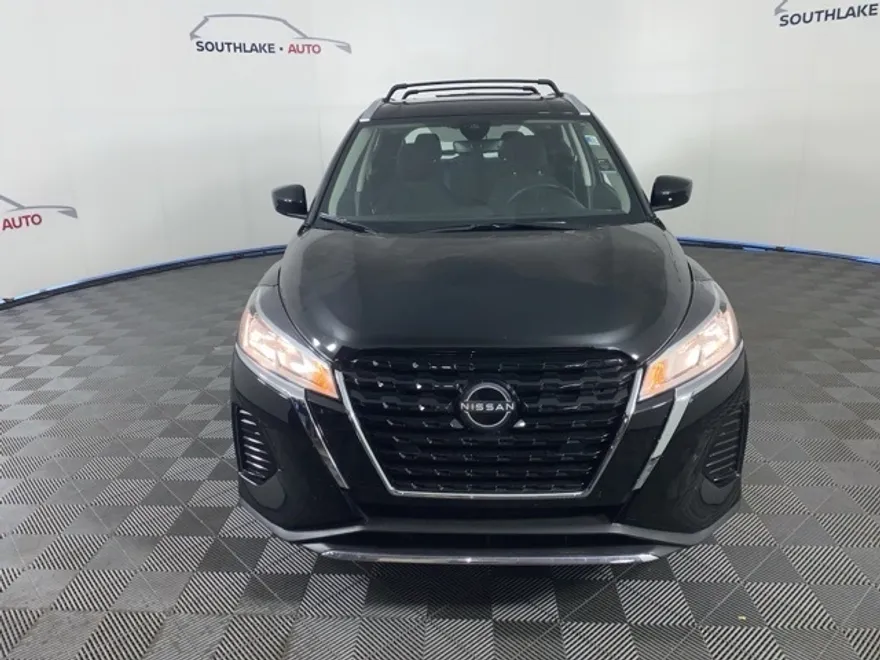 2024 Nissan Kicks SV photo 1