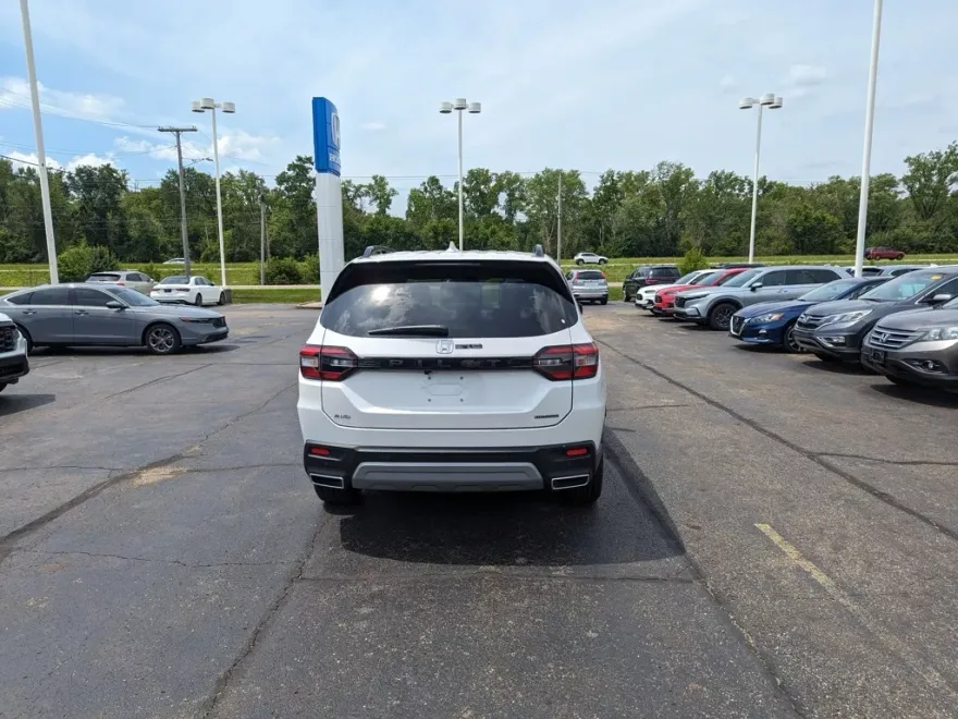 2025 Honda Pilot Touring photo 1