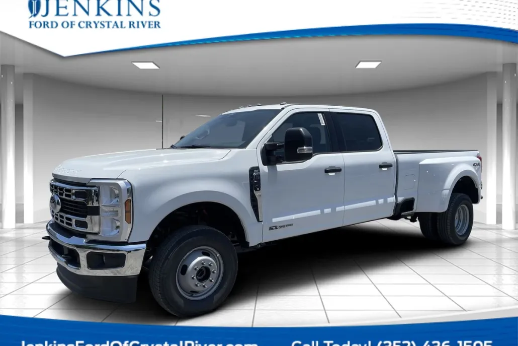 2025 Ford F-350 photo 1