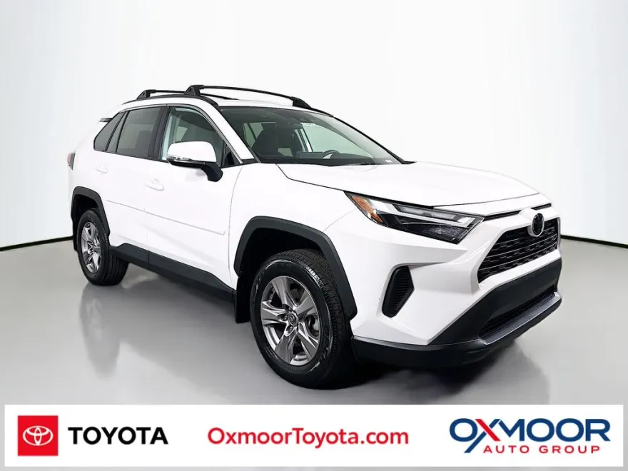 2022 Toyota RAV4 XLE photo 1