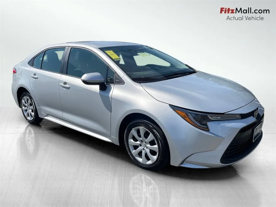 2025 Toyota Corolla LE photo 1