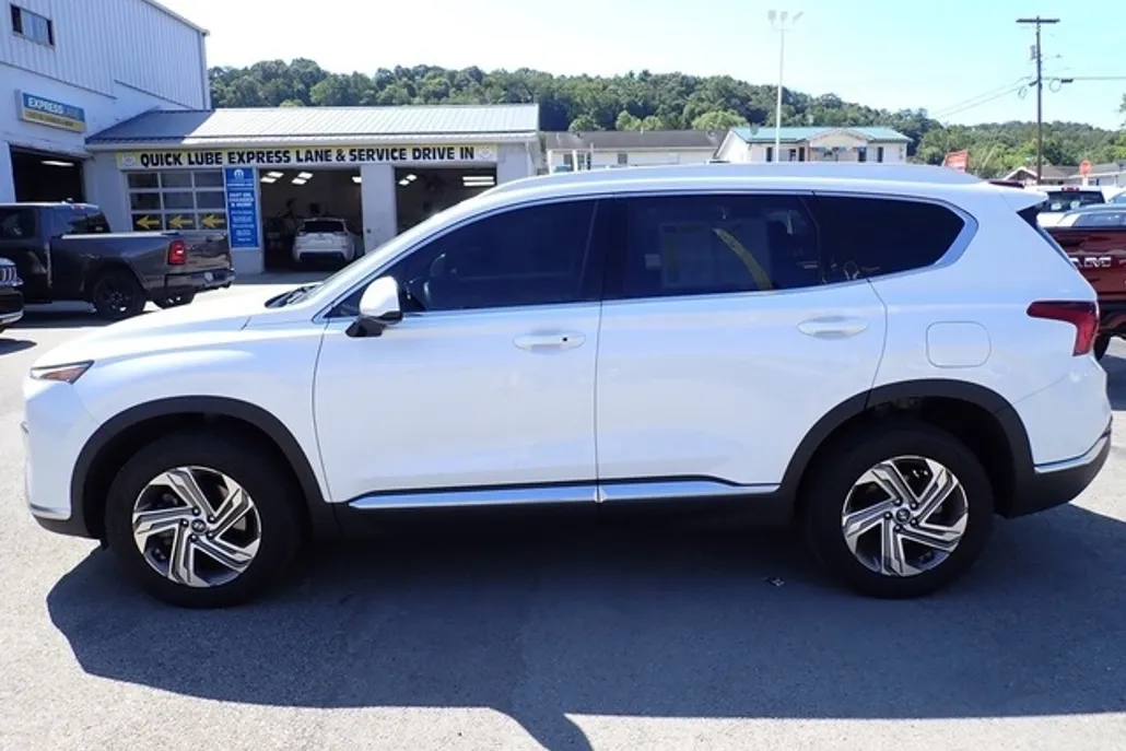 2022 Hyundai Santa Fe SEL photo 1