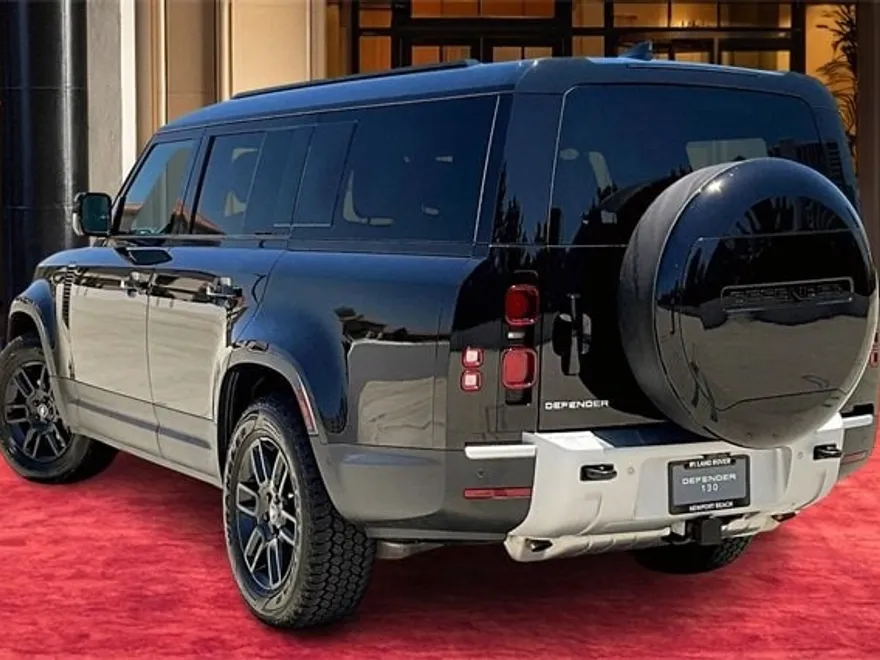 2025 Land Rover Defender 130 S photo 1