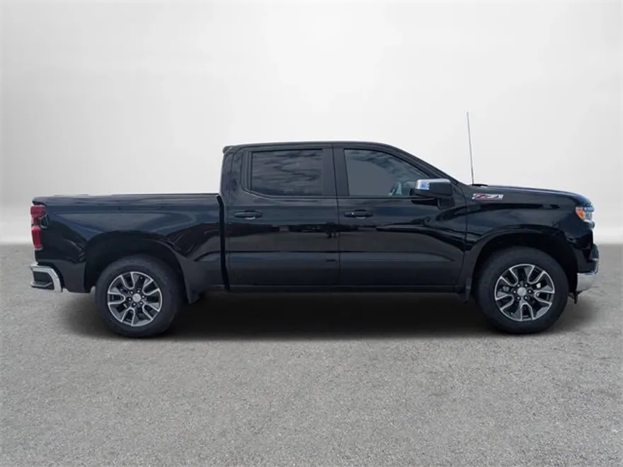 2026 Chevrolet Silverado 1500 LT photo 1