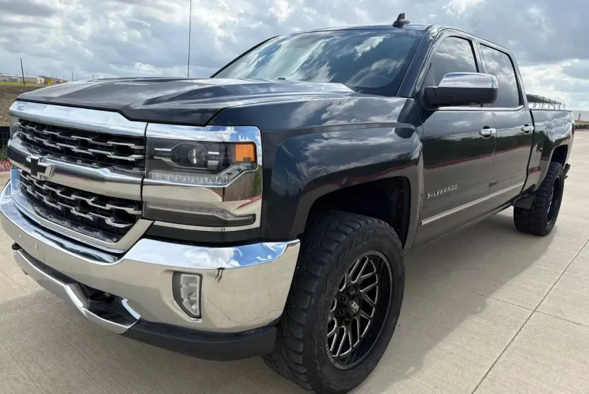 2018 Chevrolet Silverado 1500 LTZ photo 1