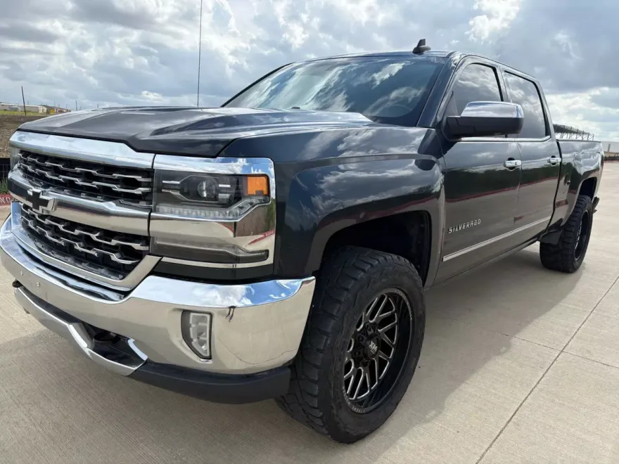 2018 Chevrolet Silverado 1500 LTZ photo 1