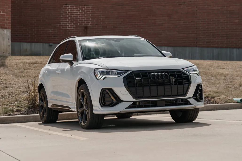 2023 Audi Q3 S line Premium Plus photo 1