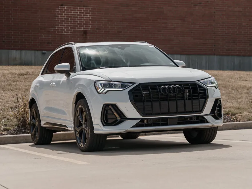 2023 Audi Q3 S line Premium Plus photo 1