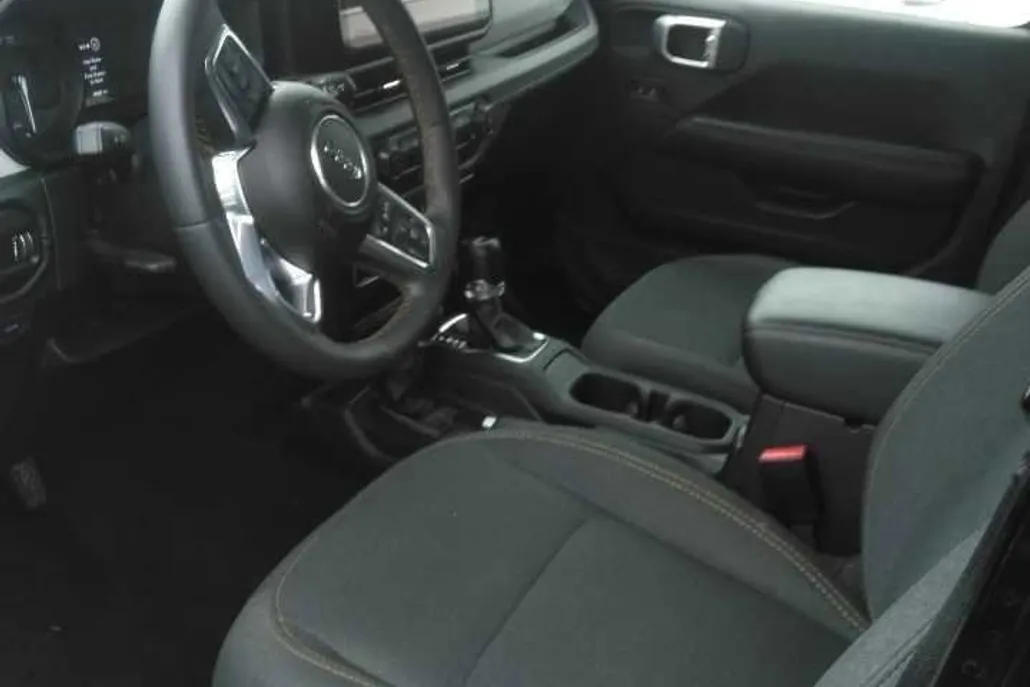 2024 Jeep Wrangler 4xe Sahara photo 1