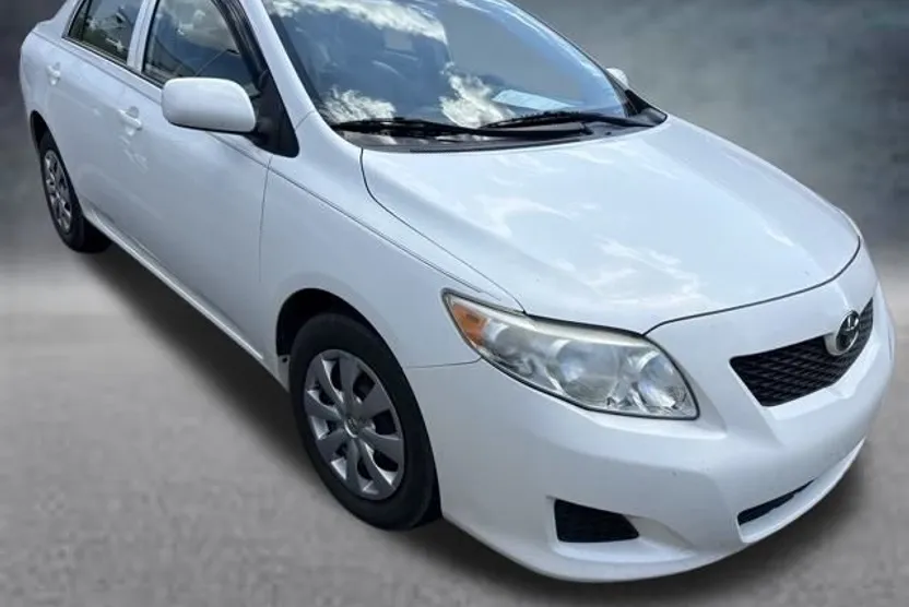 2010 Toyota Corolla photo 1
