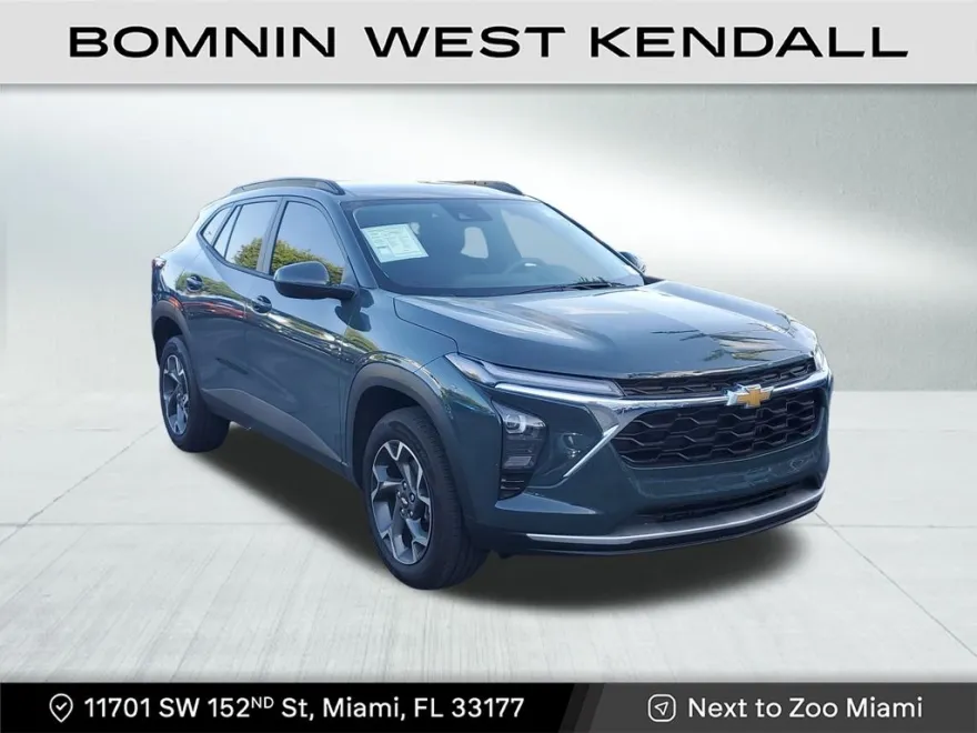 2025 Chevrolet Trax LT photo 1