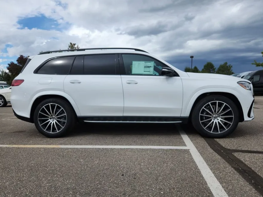 2026 Mercedes Benz GLS 580 4MATIC photo 1
