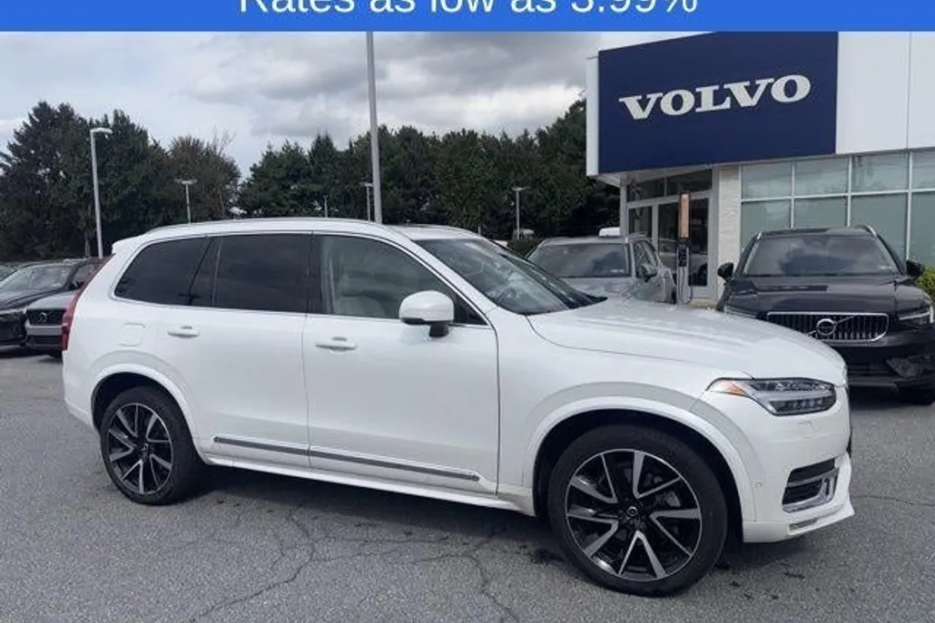 2024 Volvo XC90 AWD Plus photo 1