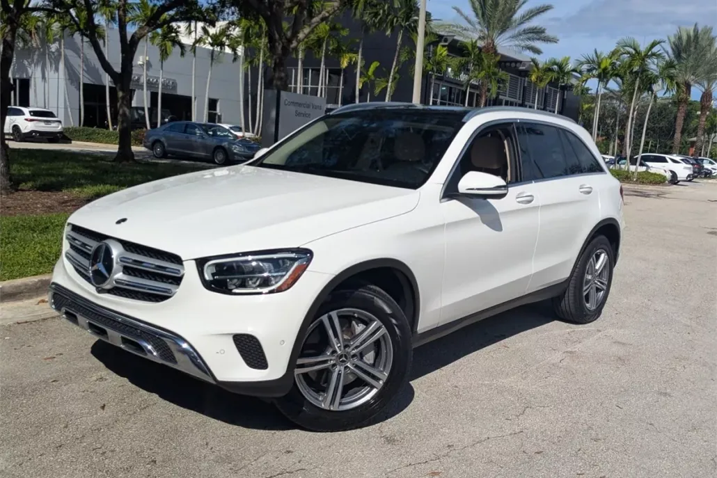2022 Mercedes Benz GLC 300 photo 1
