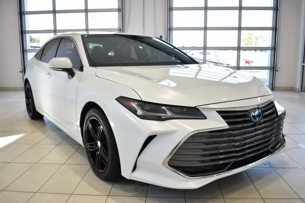 2020 Toyota Avalon Hybrid Limited photo 1