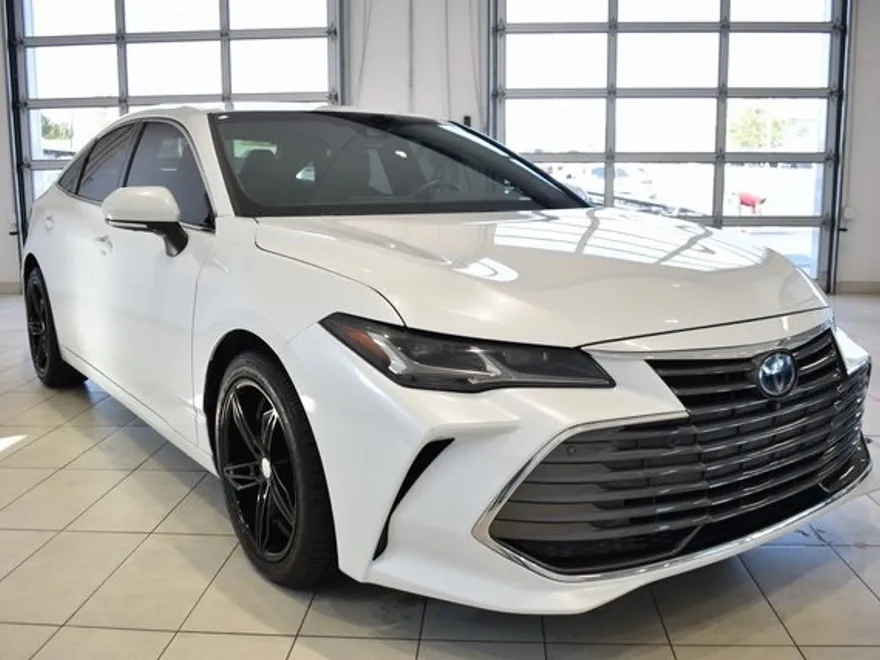 2020 Toyota Avalon Hybrid Limited photo 1
