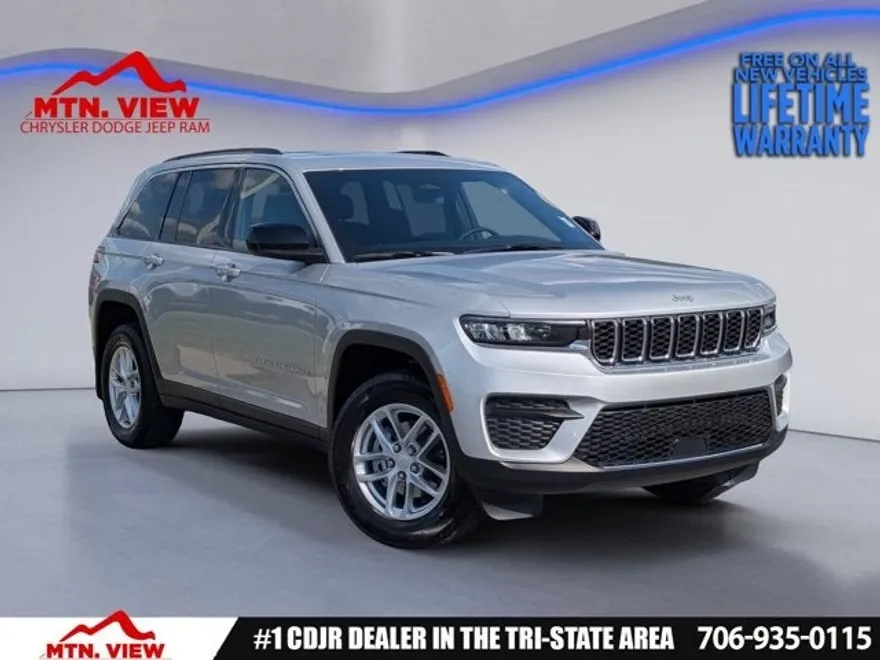 2025 Jeep Grand Cherokee Laredo photo 1