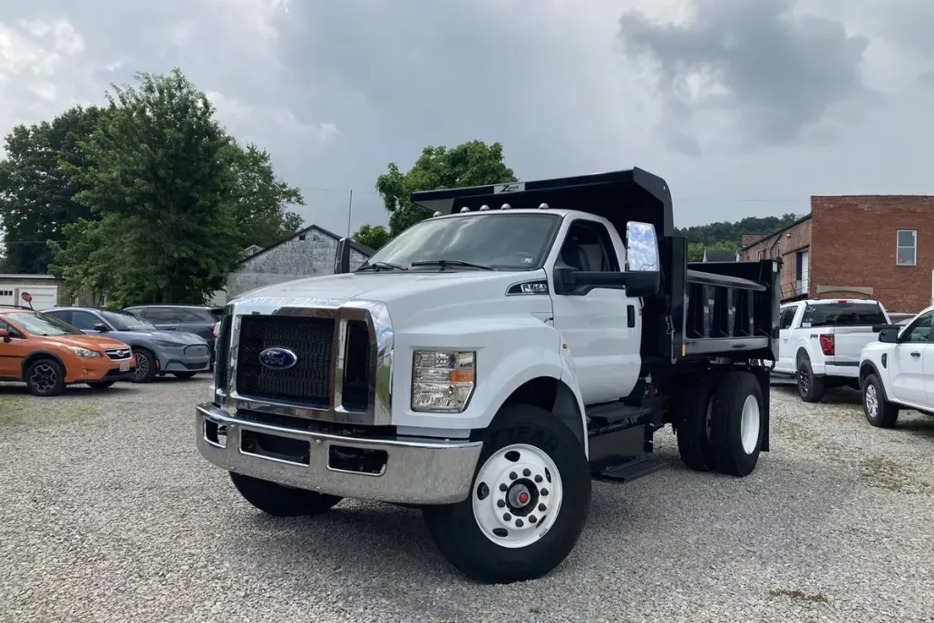 2024 Ford F-750 SuperCab photo 1