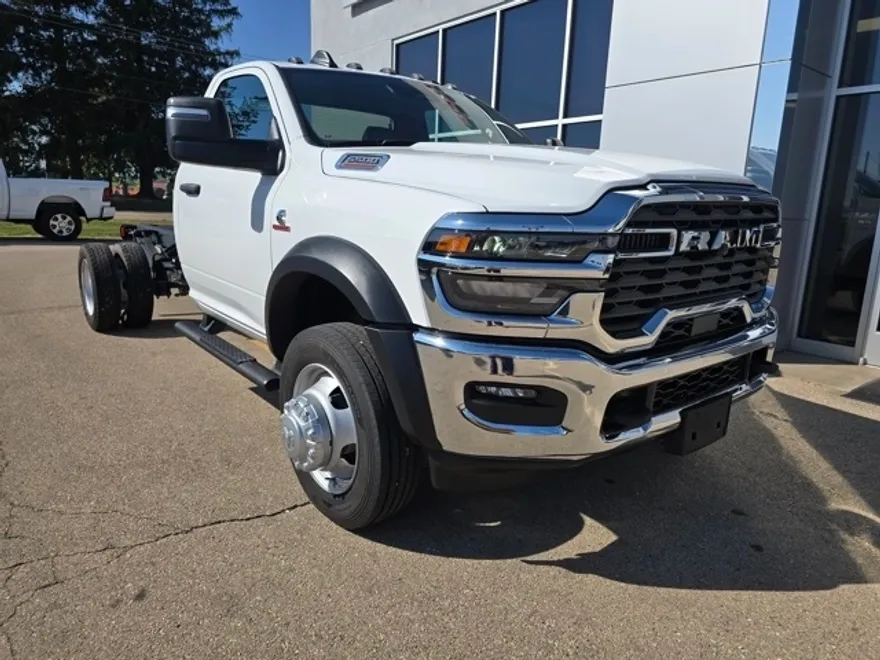 2025 Ram 5500 photo 1