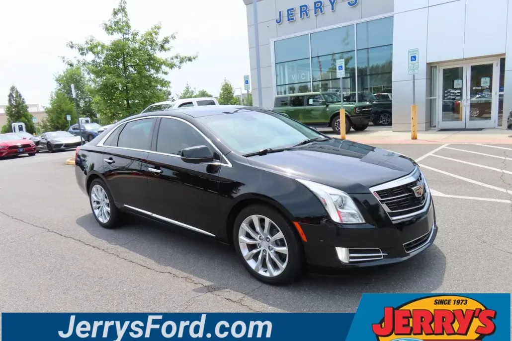 2016 Cadillac XTS Luxury photo 1