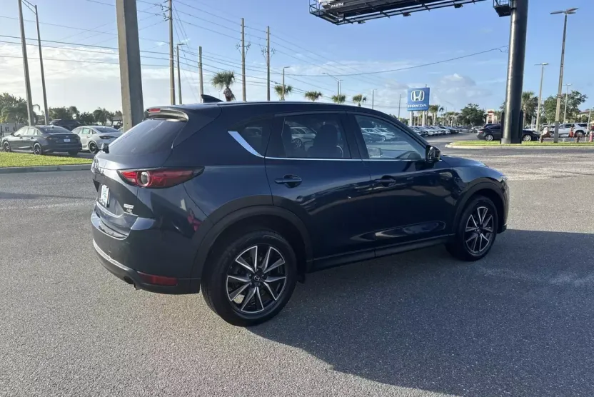 2017 Mazda CX-5 Grand Touring photo 1