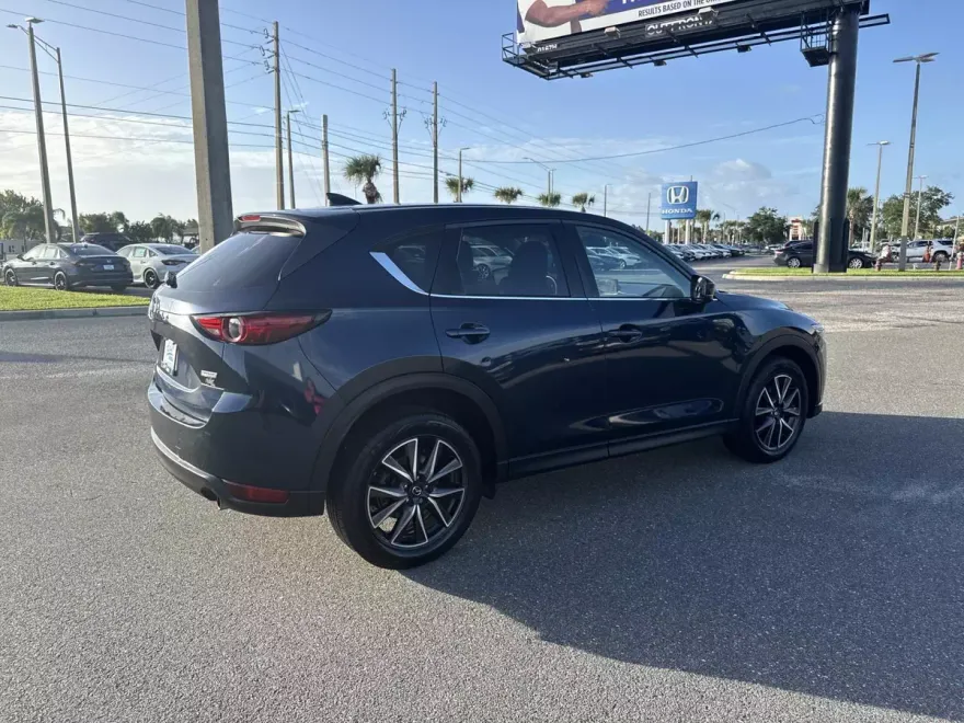 2017 Mazda CX-5 Grand Touring photo 1