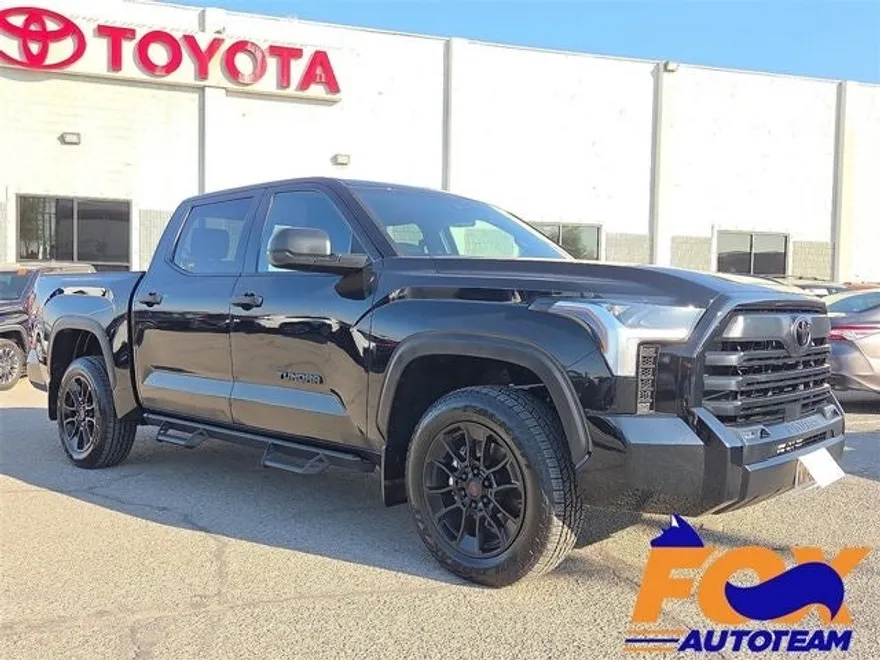 2025 Toyota Tundra SR5 photo 1