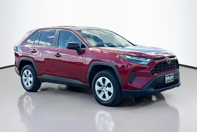 2024 Toyota RAV4 LE photo 1