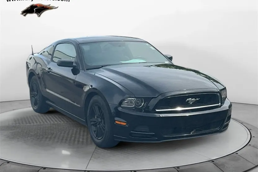 2014 Ford Mustang V6 photo 1