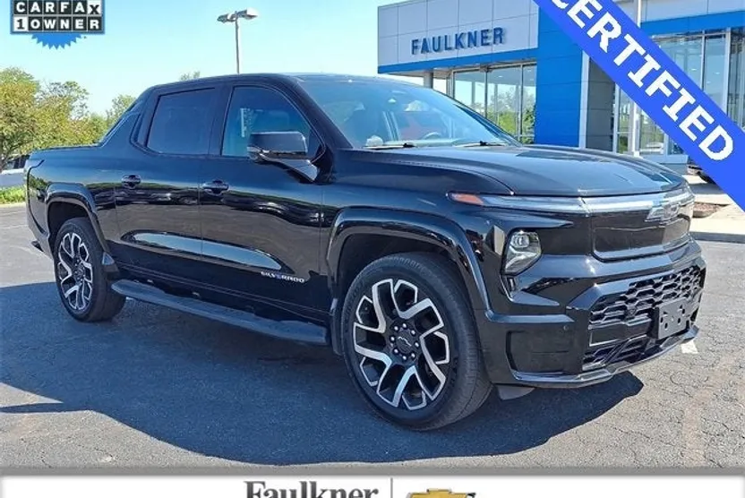 2024 Chevrolet Silverado EV RST photo 1