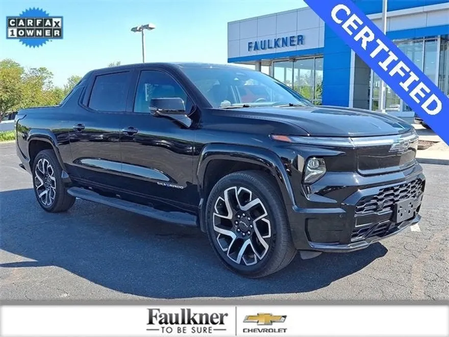 2024 Chevrolet Silverado EV RST photo 1