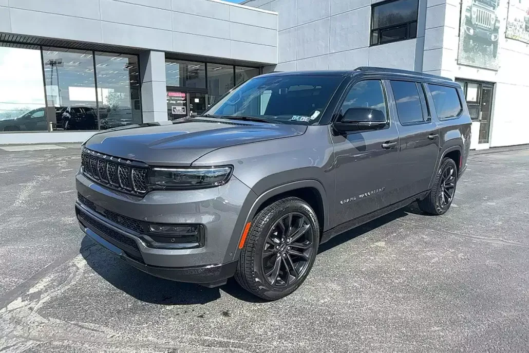 2024 Jeep Grand Wagoneer L II photo 1