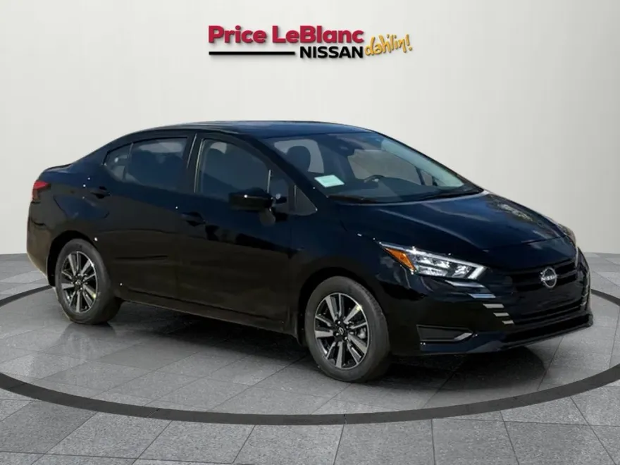 2025 Nissan Versa 1.6 SV photo 1
