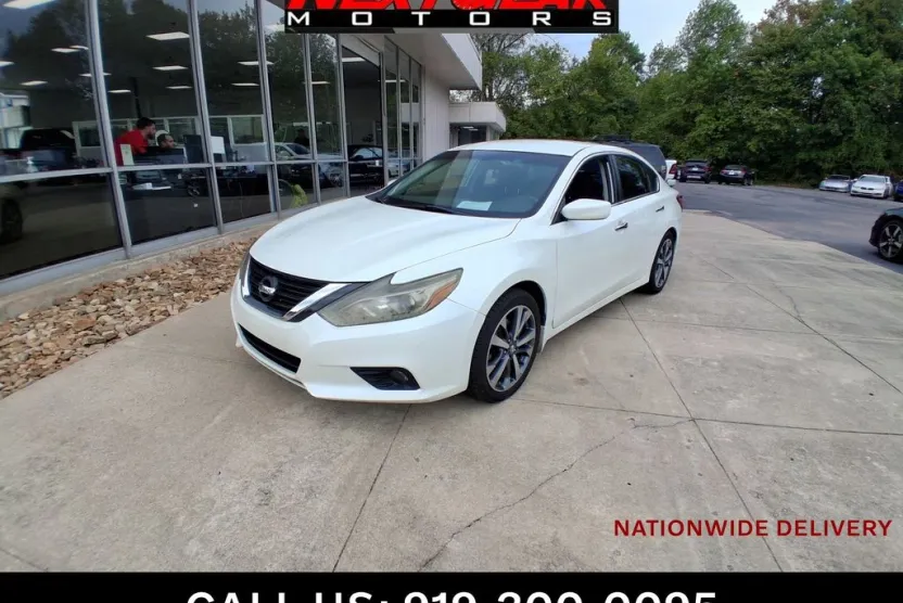 2017 Nissan Altima 2.5 SV photo 1