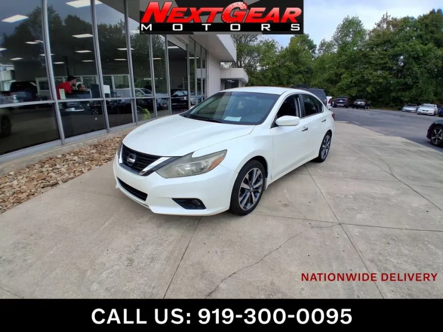 2017 Nissan Altima 2.5 SV photo 1