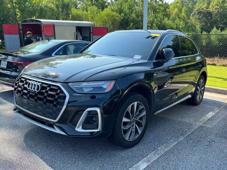 2022 Audi Q5 S line Premium Plus photo 1