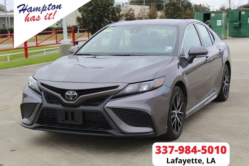 2023 Toyota Camry SE photo 1
