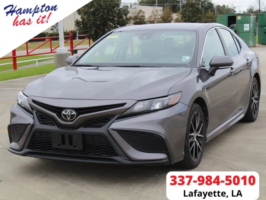 2023 Toyota Camry SE photo 1