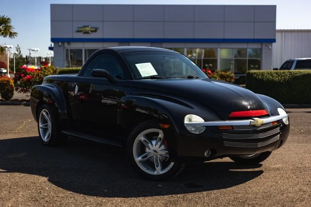 2004 Chevrolet SSR Base photo 1