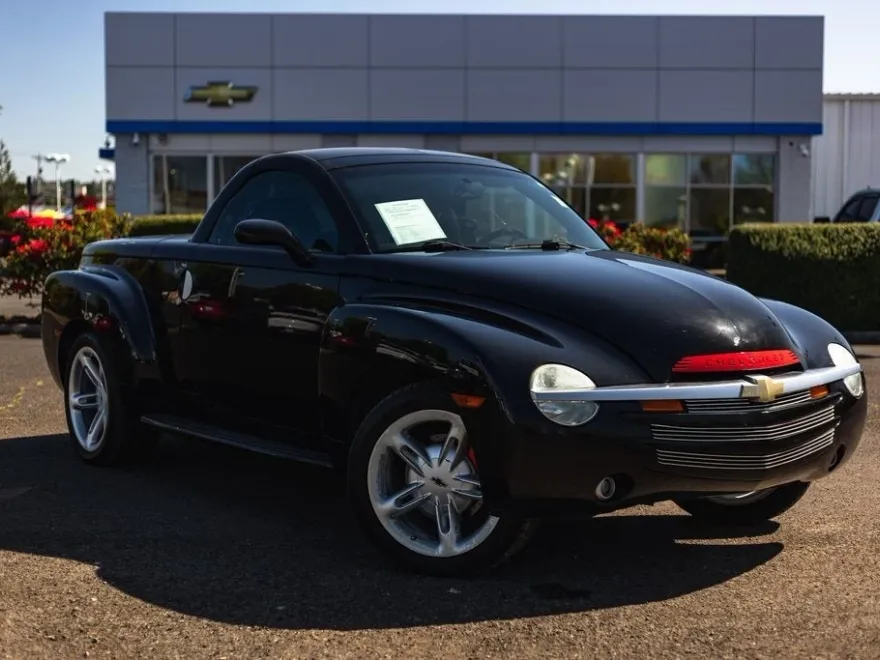 2004 Chevrolet SSR Base photo 1