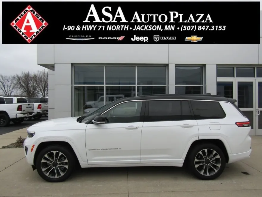 2024 Jeep Grand Cherokee Overland photo 1