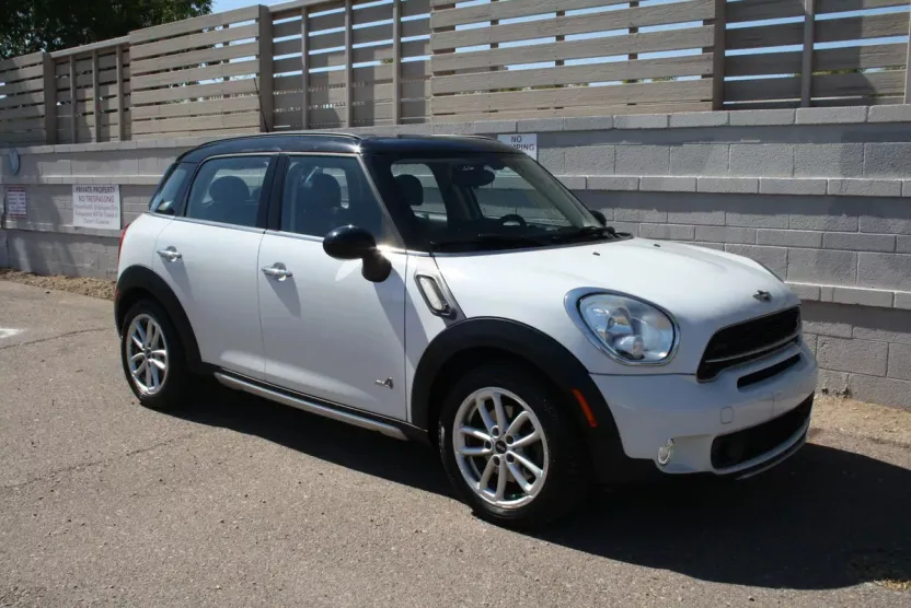 2015 Mini Countryman S ALL4 photo 1