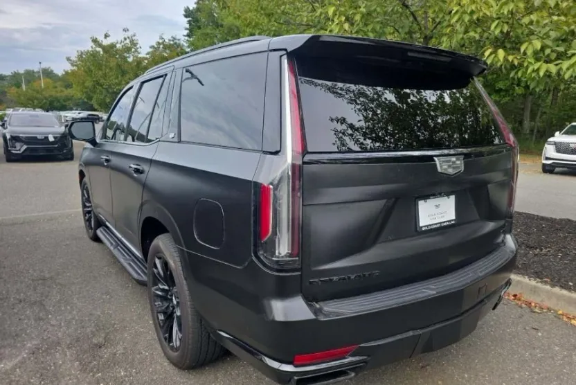 2021 Cadillac Escalade Sport Platinum photo 1