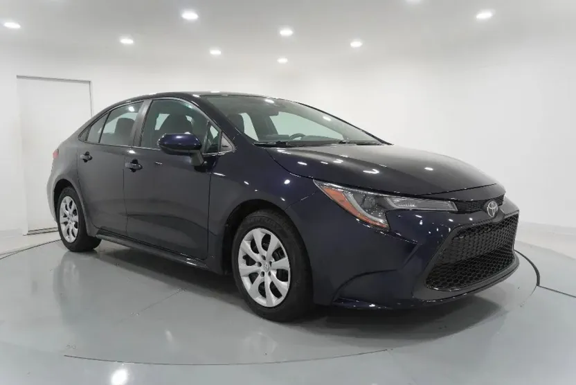 2022 Toyota Corolla LE photo 1