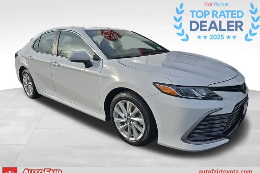 2024 Toyota Camry LE photo 1