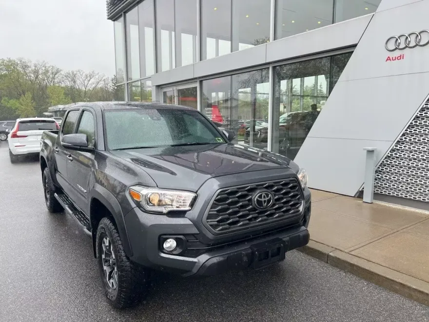 2022 Toyota Tacoma TRD Off-Road photo 1