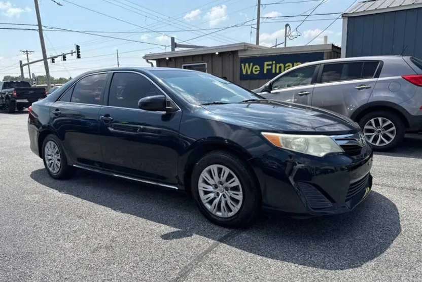 2014 Toyota Camry L photo 1