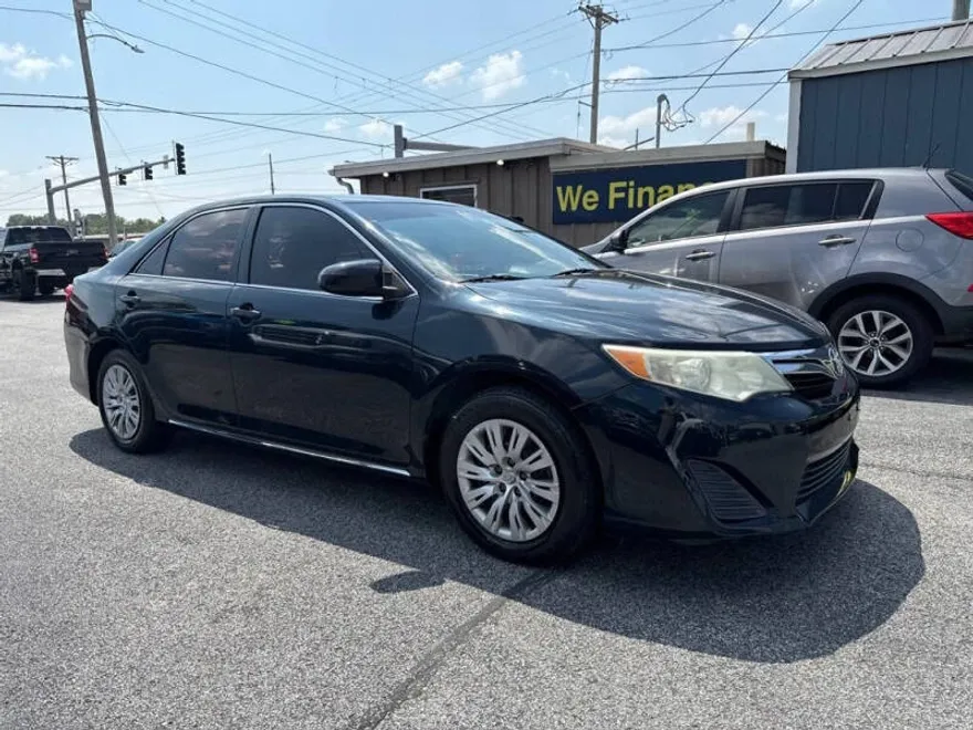 2014 Toyota Camry L photo 1